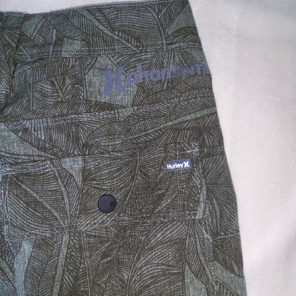 Boys Hurley Phantom Shorts size 28 Large - Picture 3 of 4